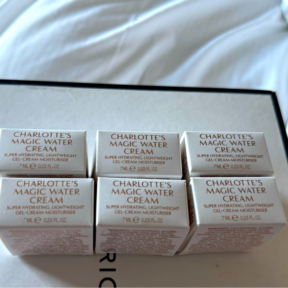 Oily skin heaven !CHARLOTTE'S MAGIC WATER CREAM 42ml MOISTURISER(50ml fr 100!$)